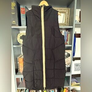 Women's Free People long puffer vest- M